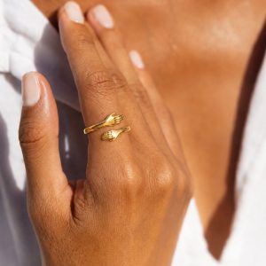 golden-hug-ring.jpg