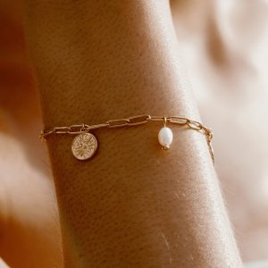 vintage-gold-bracelet.jpg